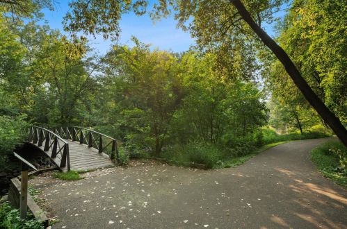 2411 Unity Ave, Minneapolis MN  55422-3449 exterior