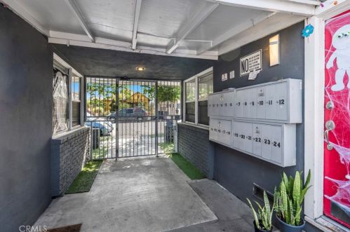345 20th St, Long Beach CA  90806-4910 exterior