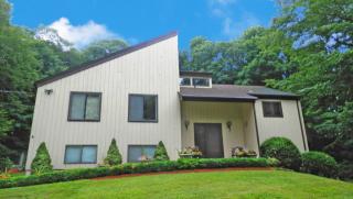 49 Walton Dr, Mahopac, NY 10541-4342