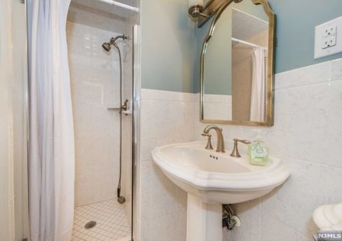 530 Valley Rd, Montclair NJ  07043-2728 exterior