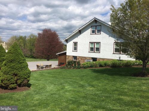 123 Old Kennett Rd, Kennett Sq PA  19348-2631 exterior