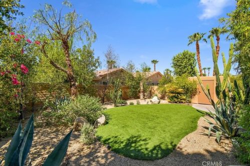 49435 Rio Arenoso, La Quinta CA  92253-6401 exterior