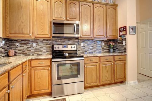 9404 Orangewood Trl, Denton TX  76207-8622 exterior