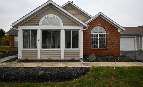 674 Hampton Woods Dr, Marion, OH 43302-6465