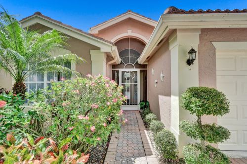 7438 Kahana Dr, Boynton Beach, FL 33437-8104
