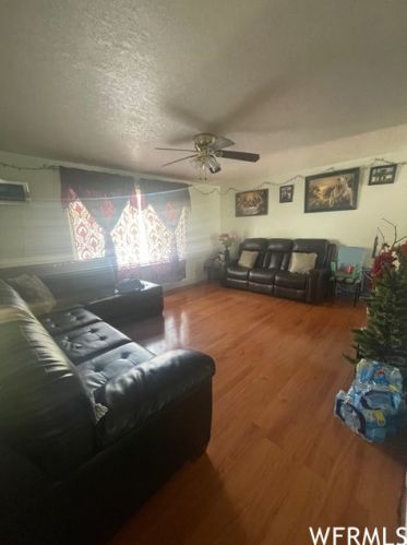 598 Sir Philip Dr, Salt Lake City, UT 84116-1831