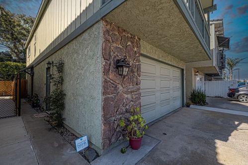372 Highland Dr, Oxnard, CA 93035-4413