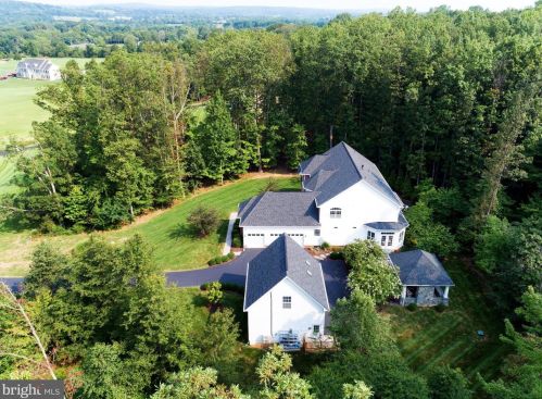 20500 Stone Fox Ct, Leesburg VA 20175-7223 exterior