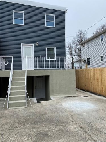 1957 Gildersleeve Ave, Bronx, NY 10473-2421