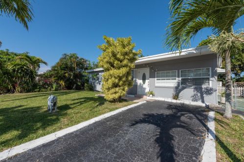 2203 Pepper Rd, West Palm Beach, FL 33415-7007