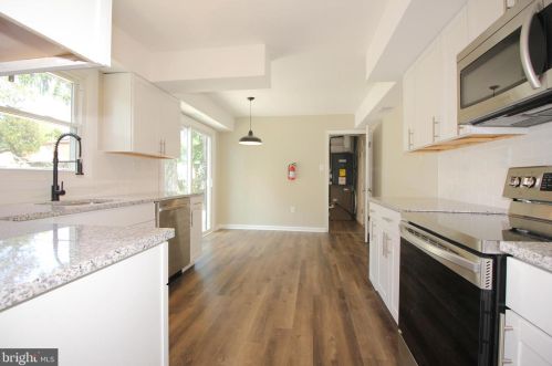 42 Temple Ln, Willingboro NJ  08046-3706 exterior