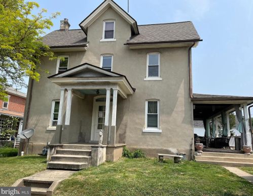 27 Lincoln Ave, Lansdale, PA 19446-3641