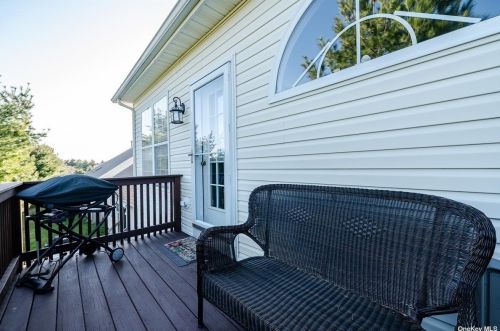 121 Constantine Way, Mount Sinai NY  11766-3005 exterior