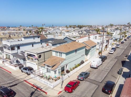 315 33rd St, Newport Beach CA  92663-3131 exterior