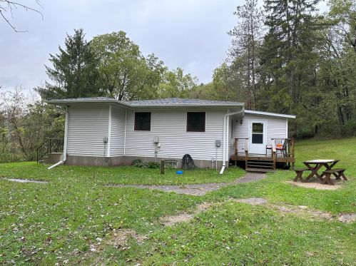 135 Ridge Rd, Coon Valley, WI 54623-8008