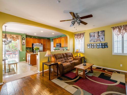 10463 Paseo De Linda, San Diego, CA 92127-2888
