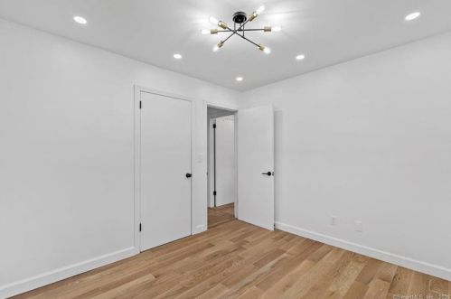 66 Todd Dr, North Haven CT  06473-1038 exterior