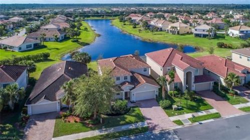 2006 Fairmont Ln, Naples FL  34120-4576 exterior