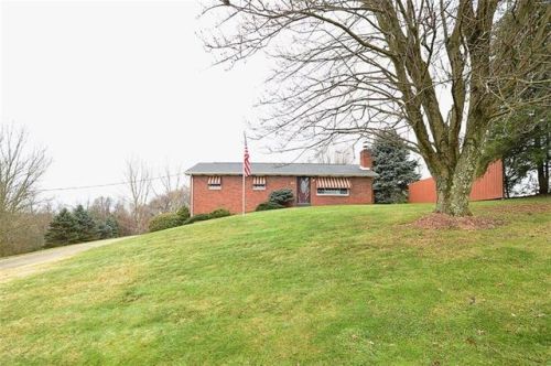 23 Washington Ave, Hickory, PA 15340-1101