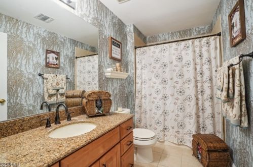 8 Dylan Dr, Sparta NJ  07871-2875 exterior