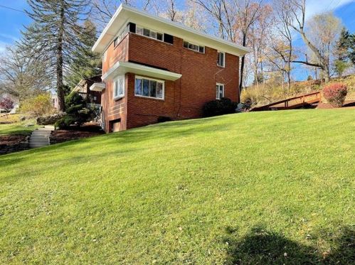 502 Greenlee Rd, Pittsburgh, PA 15227-1006
