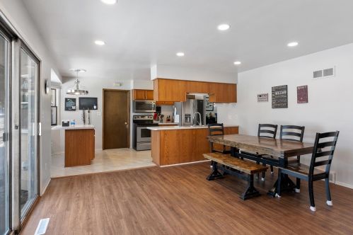 1566 Dover Dr, Waukesha WI  53186-6332 exterior