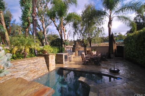 19381 Mesa Dr, Orange CA 92861-2313 exterior