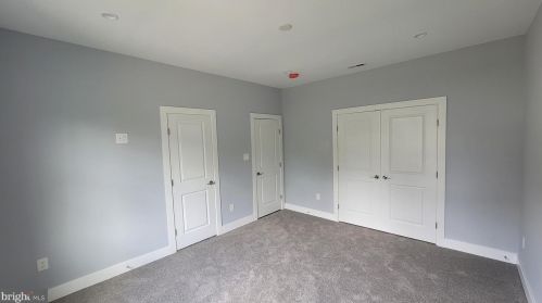 6912 Westlawn Dr, Falls Church VA  22042-2653 exterior