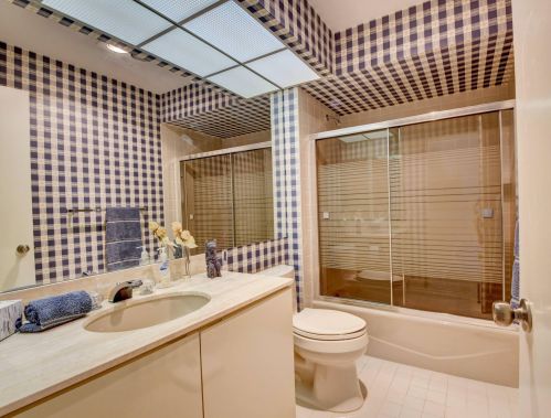 28 Glens Dr, Boynton Beach FL  33436-6207 exterior