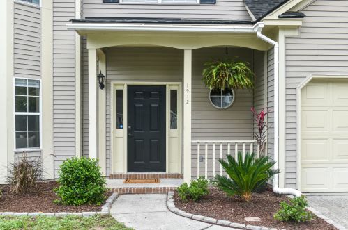 1912 Oak Tree Ln, Mount Pleasant, SC 29464-9413