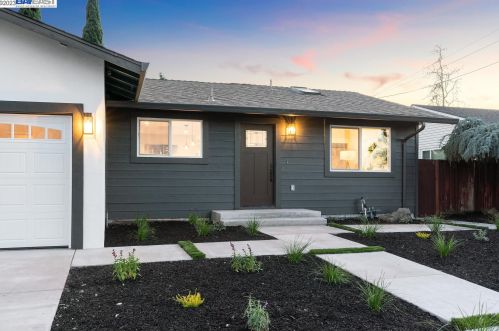 7298 Tamarack Dr, Pleasanton CA  94568-1749 exterior