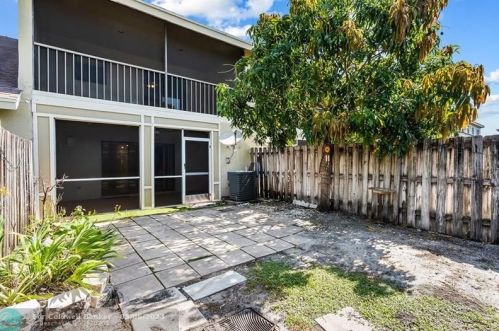 13924 Folkestone Cir, West Palm Beach, FL 33414-7833