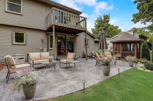 6753 Park Ln, Waterford, WI 53185-2703
