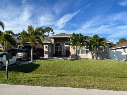 1749 Desert Ave, Fort Pierce, FL 34953-1110