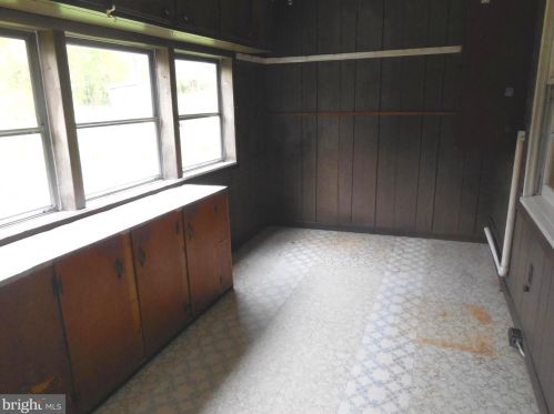 313 Cave Spring Ln, Edinburg VA  22824-3407 exterior