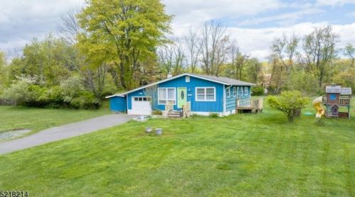 106 Voorhees Rd, Glen Gardner, NJ 08826-3203