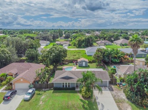 968 Castaneda Ln, Fort Pierce, FL 34953-3239