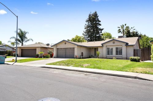 2054 Silverock Rd, Riverbank, CA 95367-9627
