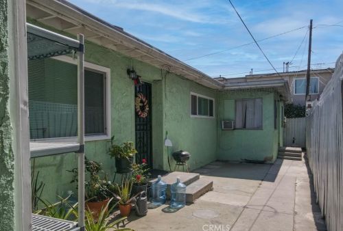 12920 Roselle Ave, Hawthorne CA  90250-5326 exterior