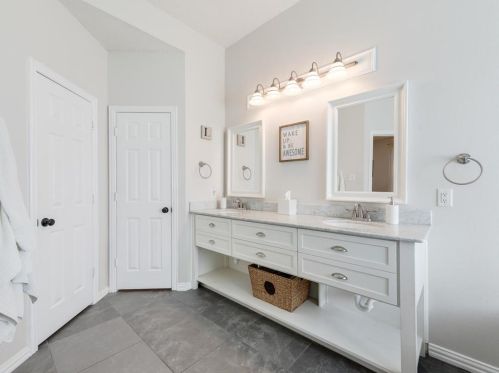 5701 Northcrest Dr, Lewisville TX  75028-4803 exterior