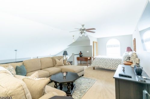 28 Homestead Ln, Lincoln Park NJ  07035-2033 exterior