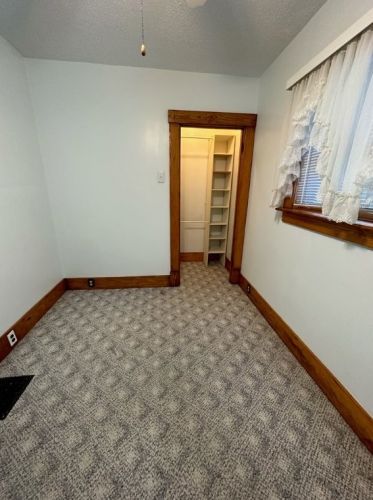 1242 Taylor Ave, New Kensington PA  15068-5531 exterior