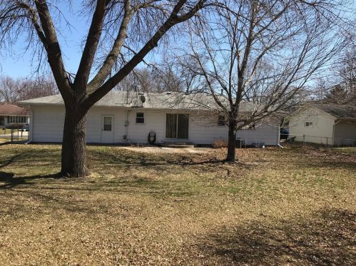 960 Swift St, Prior Lake, MN 55379-2951