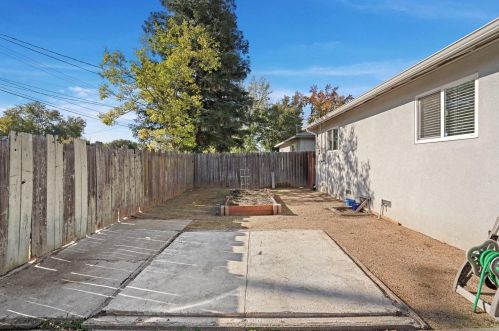 10364 Newton Way, Rancho Cordova CA  95670-2052 exterior