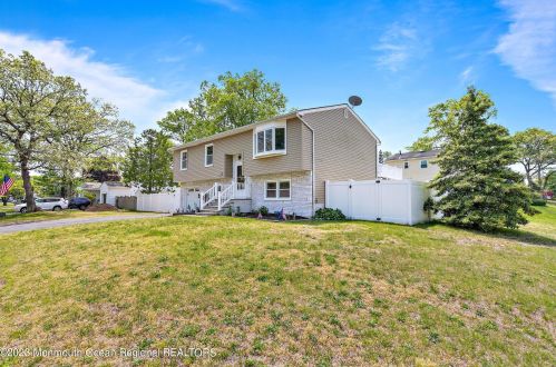 234 Colonial Dr, Bricktown, NJ 08724-3956