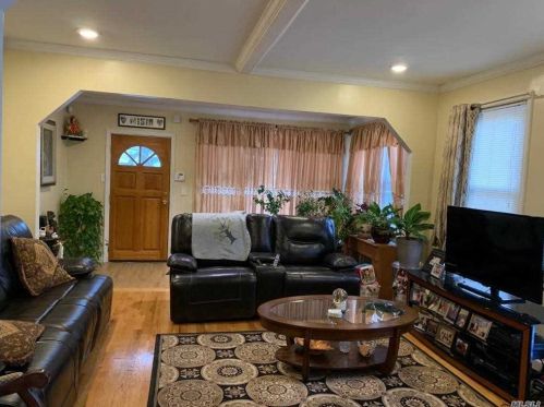 11512 Hawtree Creek Rd, Jamaica, NY 11420-2042