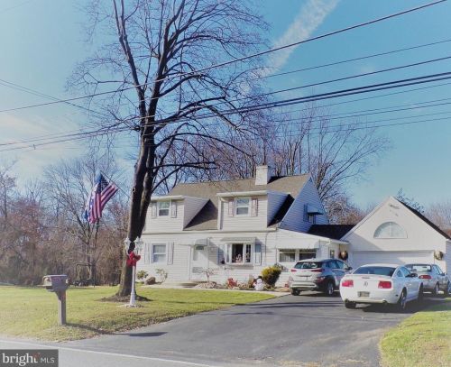 596 Meetinghouse Rd, Boothwyn, PA 19061-3501