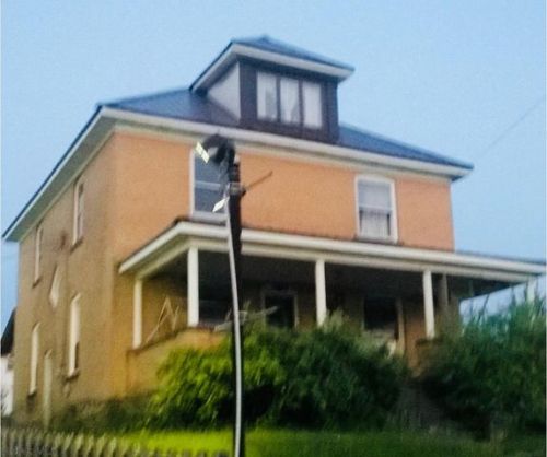180 Main St, Carrolltown, PA 15722-7206