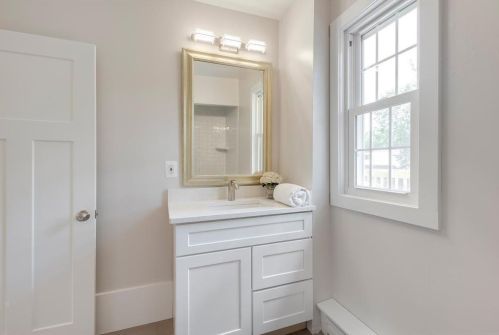 2549 Aldrich Ave, Minneapolis MN 55405-2925 exterior