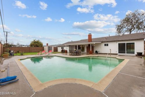 3026 Amarillo Ave, Simi Valley CA  93063-1704 exterior